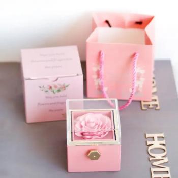 Romantična darilna škatlica za nakit z vrtljivim delom WonderRose, Roza